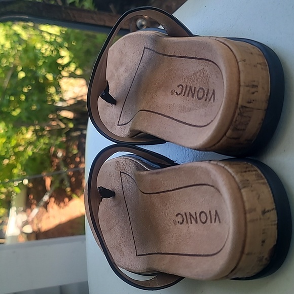 Vionic Women's Sandal  Sz 8 Wanda Leather Comfort Summer Casual Black & Tan - Picture 3 of 6